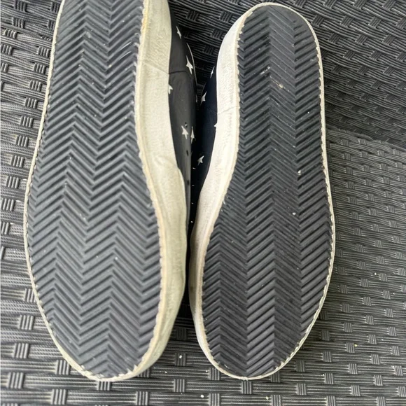Golden Goose Black and White Star Sneakers - Picture 4 of 6